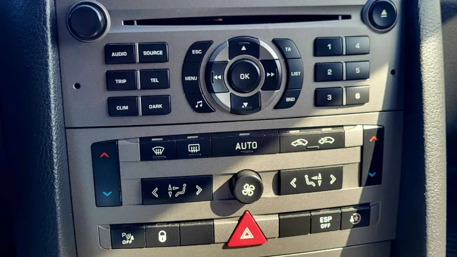 PEUGEOT 407 -