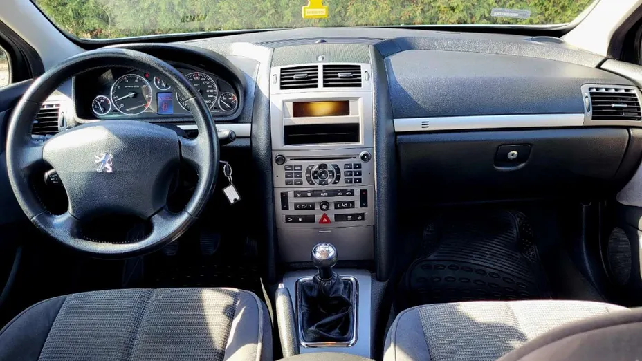 PEUGEOT 407 -