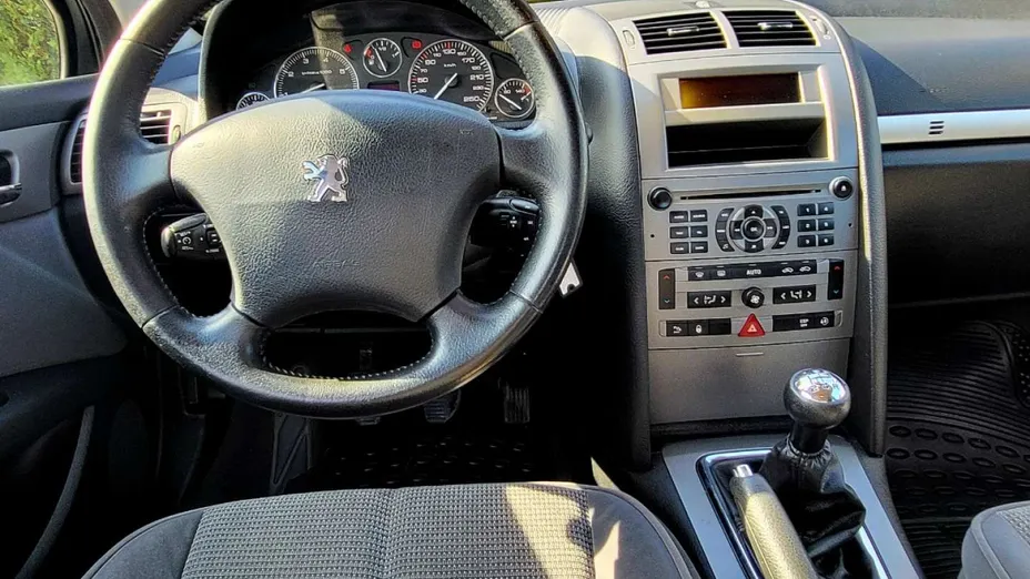PEUGEOT 407 -