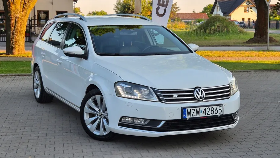 VOLKSWAGEN Passat -