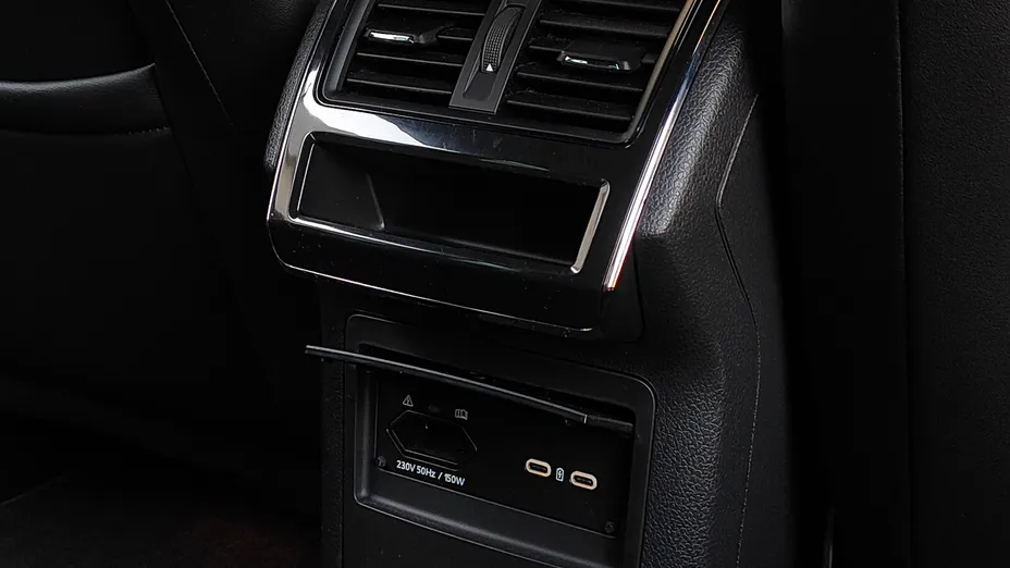 SKODA Superb Superb 2.0 TDI SCR Sportline DSG