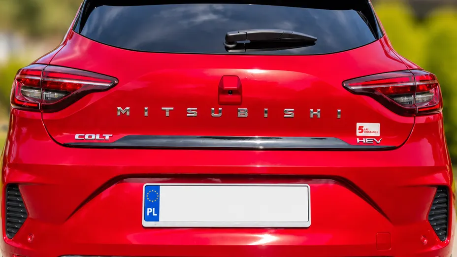 MITSUBISHI Colt -
