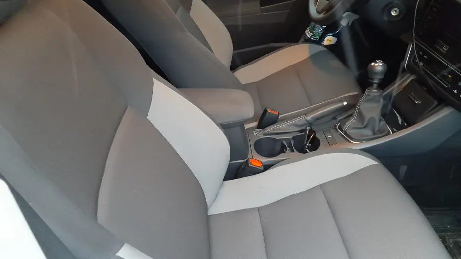 TOYOTA Auris Auris 1.33 VVT-i Active