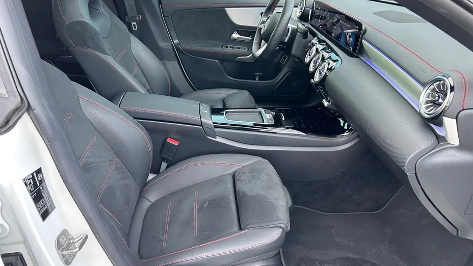 MERCEDES-BENZ CLA CLA 200 AMG Line 7G-DCT