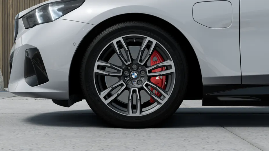 BMW Seria 5 550e xDrive PHEV M Sport aut Nowy