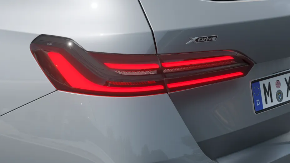 BMW Seria 5 550e xDrive PHEV M Sport aut Nowy