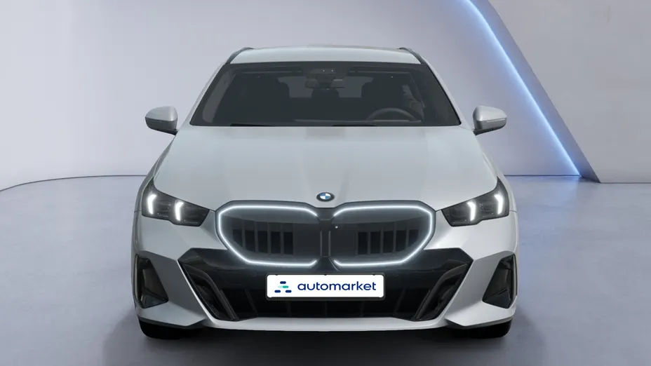 BMW Seria 5 550e xDrive PHEV M Sport aut Nowy