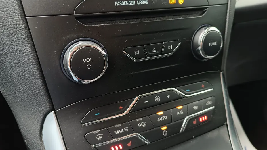 FORD S-MAX S-MAX 2.5 Hybrid Titanium CVT