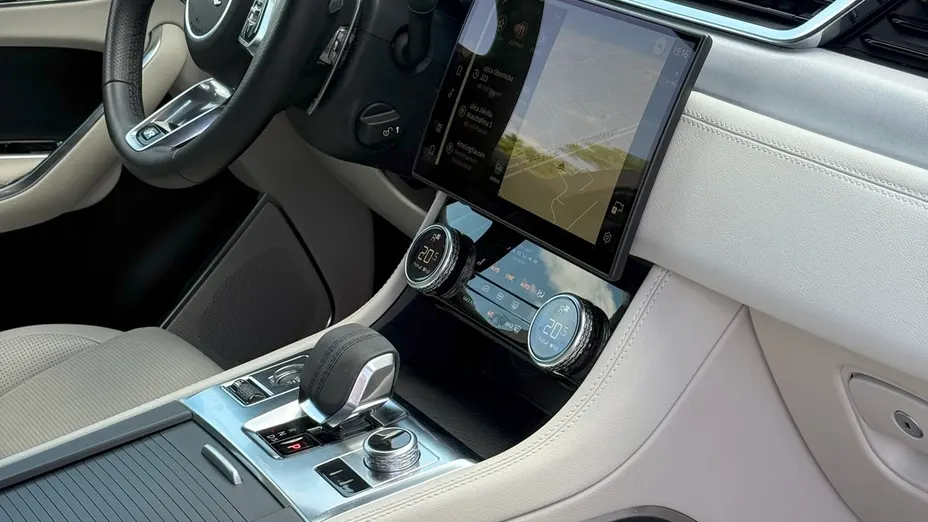 JAGUAR F-Pace F-Pace 2.0 D200 mHEV AWD HSE