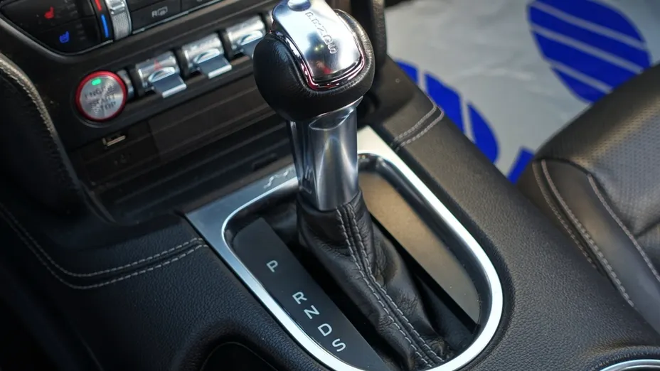 FORD Mustang Mustang 5.0 V8 GT aut