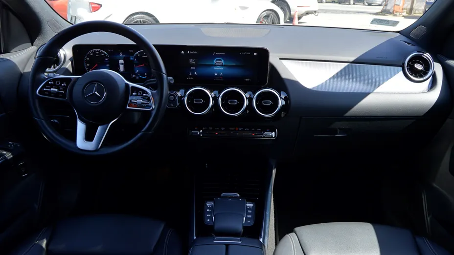 MERCEDES-BENZ GLA GLA 180 Progressive