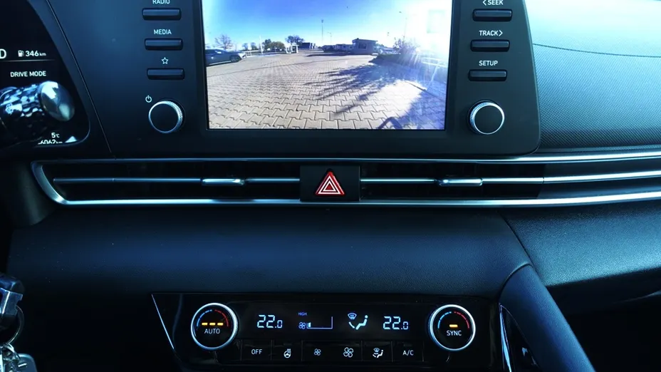 HYUNDAI Elantra Elantra 1.6 Smart CVT