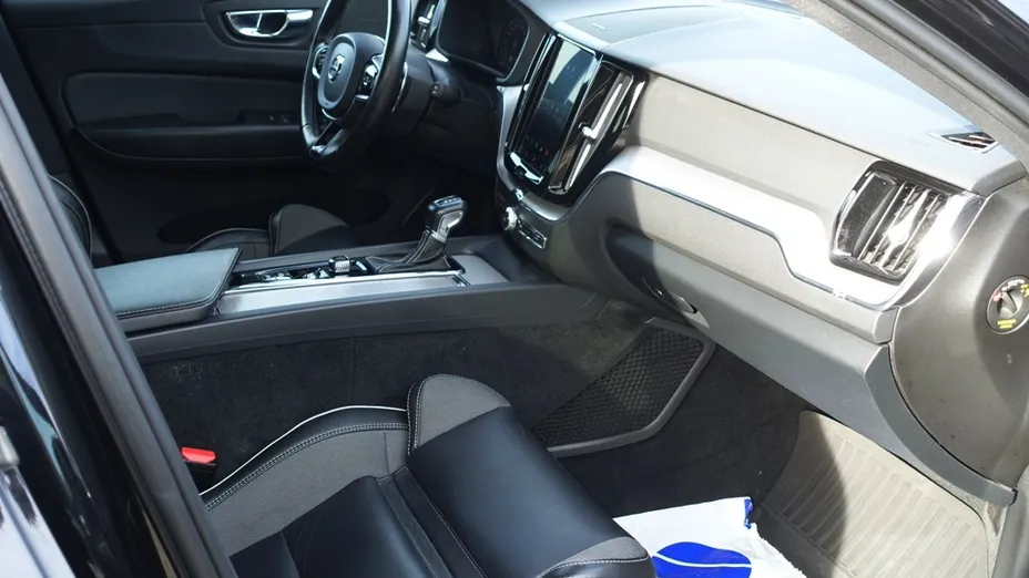 VOLVO XC60 XC60 T4 R-Design aut