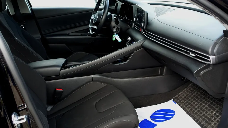 HYUNDAI Elantra Elantra 1.6 Smart CVT