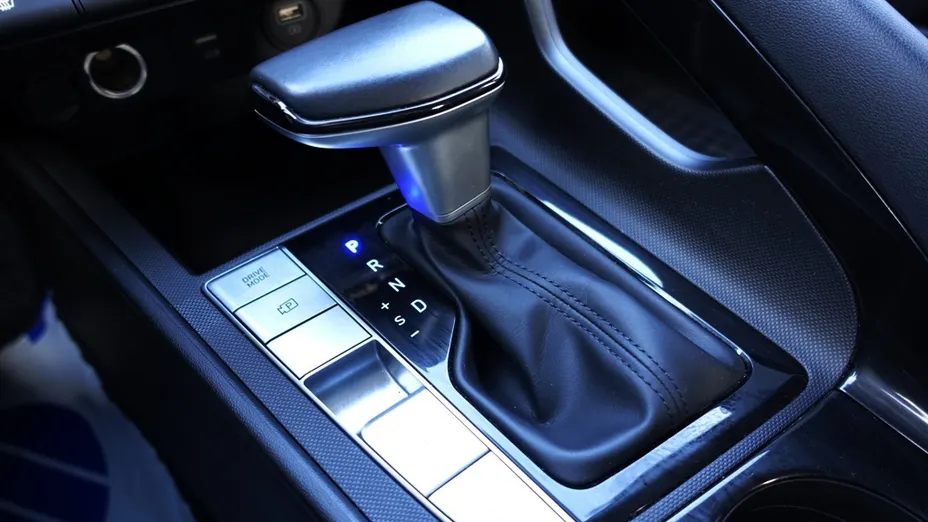 HYUNDAI Elantra Elantra 1.6 Smart CVT