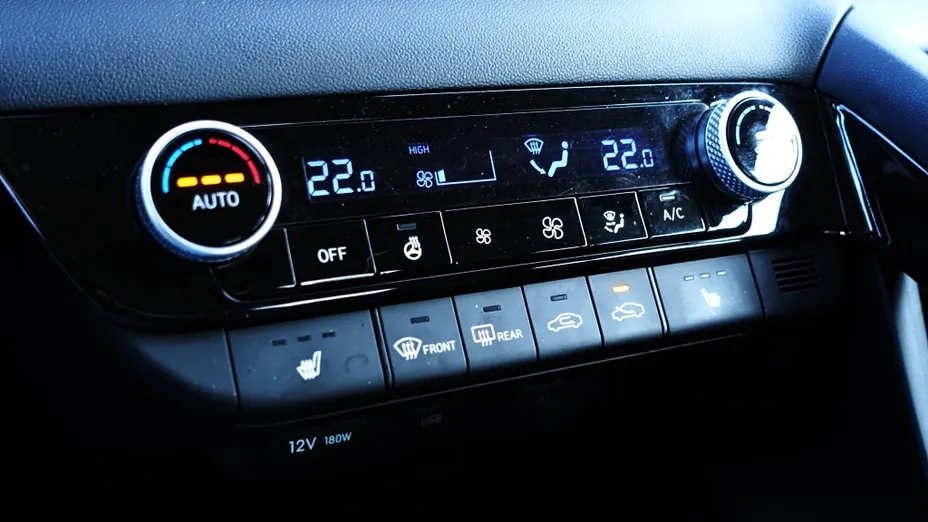 HYUNDAI Elantra Elantra 1.6 Smart CVT