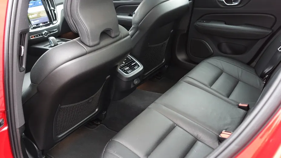 VOLVO S60 S60 B5 B AWD Ultimate Dark aut