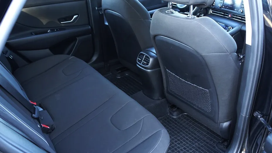 HYUNDAI Elantra Elantra 1.6 Smart CVT