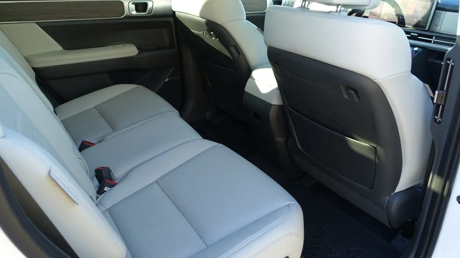 HYUNDAI Santa Fe Santa Fe 1.6 T-GDI HEV Platinum 4WD aut