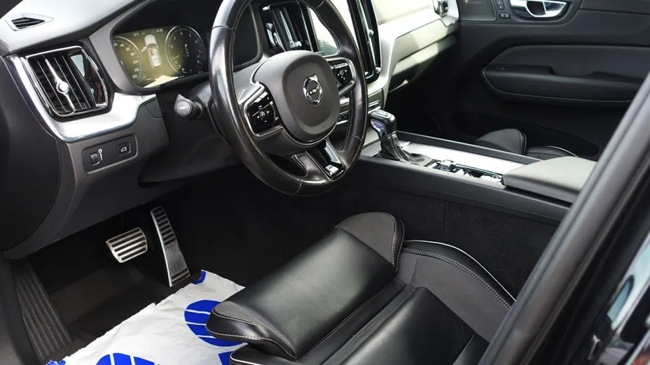 VOLVO XC60 XC60 T4 R-Design aut
