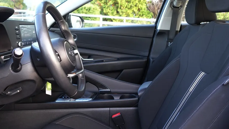 HYUNDAI Elantra Elantra 1.6 Smart CVT