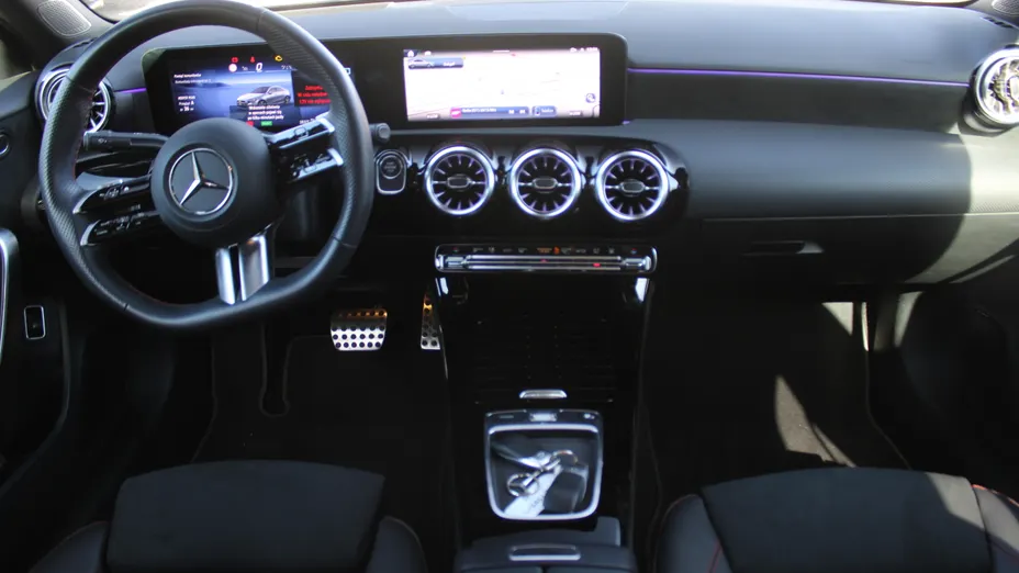 MERCEDES-BENZ A Klasa A 250 e PHEV AMG Line 8G-DCT