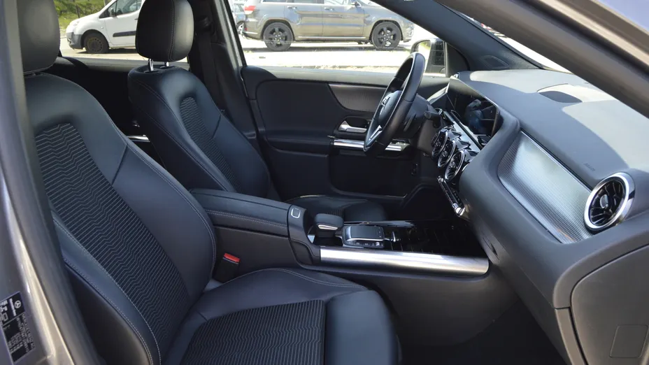 MERCEDES-BENZ GLA GLA 180 Progressive