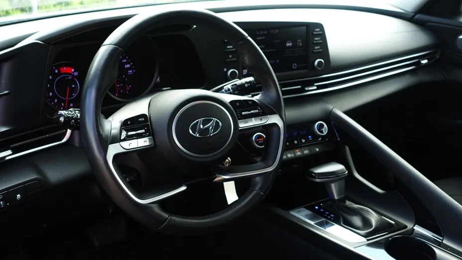 HYUNDAI Elantra Elantra 1.6 Smart CVT