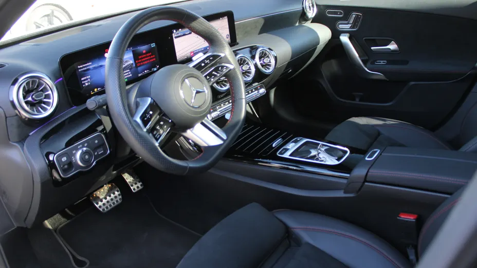 MERCEDES-BENZ A Klasa A 250 e PHEV AMG Line 8G-DCT