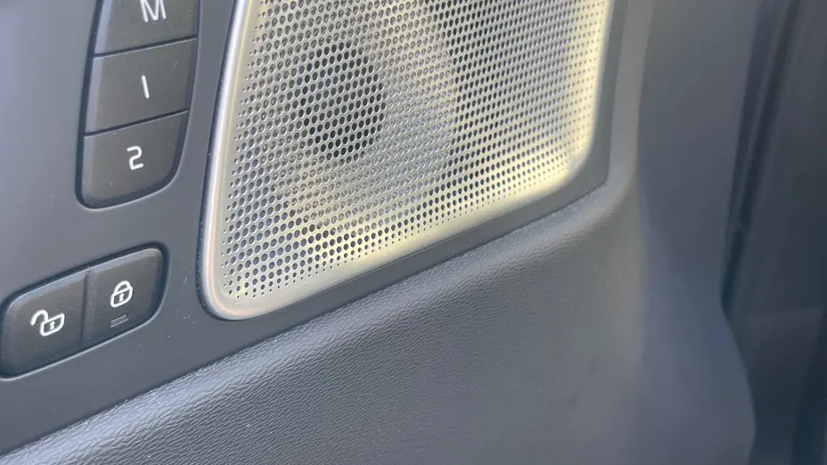 VOLVO XC60 XC60 T8 AWD Plug-In Hybrid R-Design aut