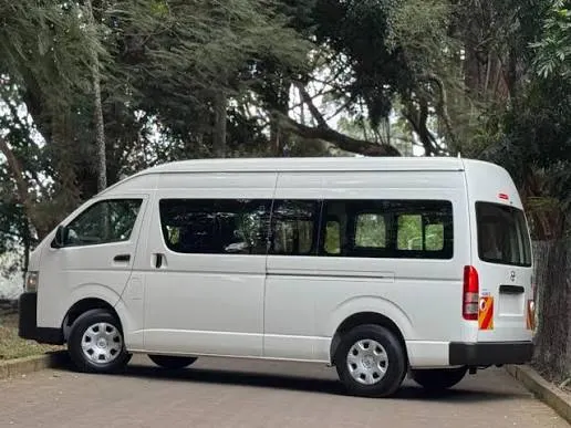 TOYOTA HiAce -