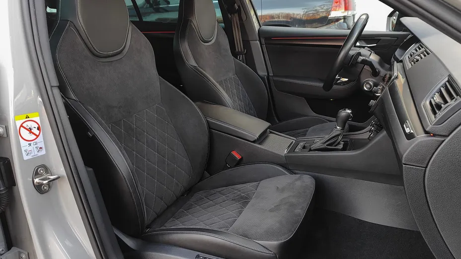 SKODA Superb Superb 2.0 TDI SCR Sportline DSG