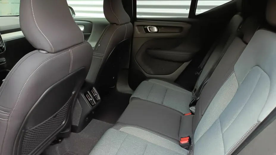 VOLVO XC40 XC40 B3 Plus Dark aut