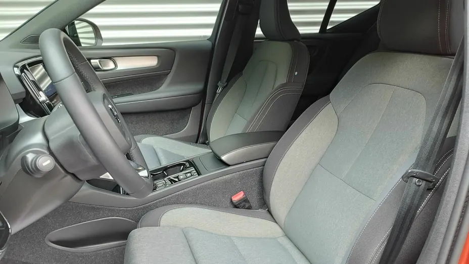 VOLVO XC40 XC40 B3 Plus Dark aut