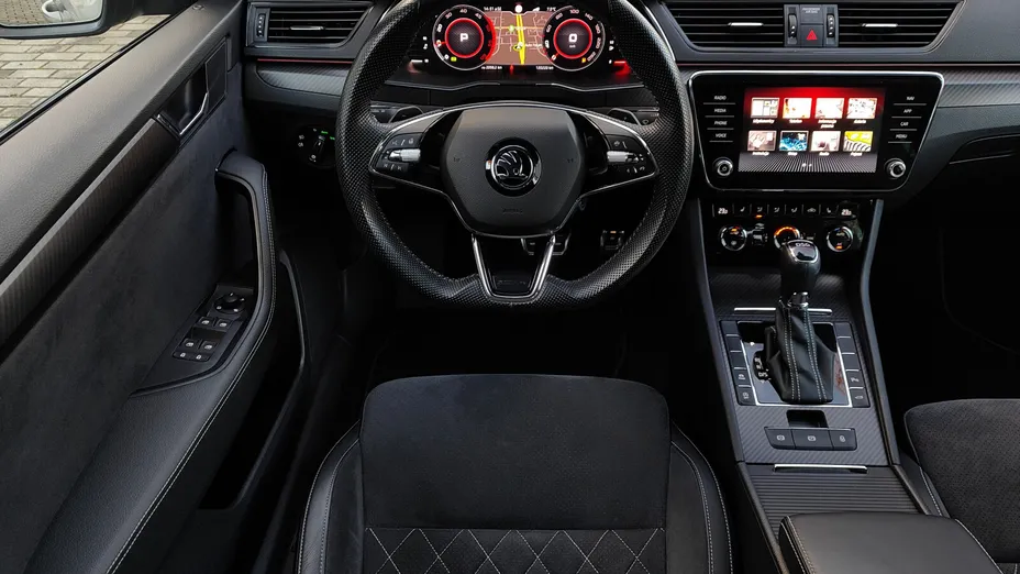 SKODA Superb Superb 2.0 TDI SCR Sportline DSG