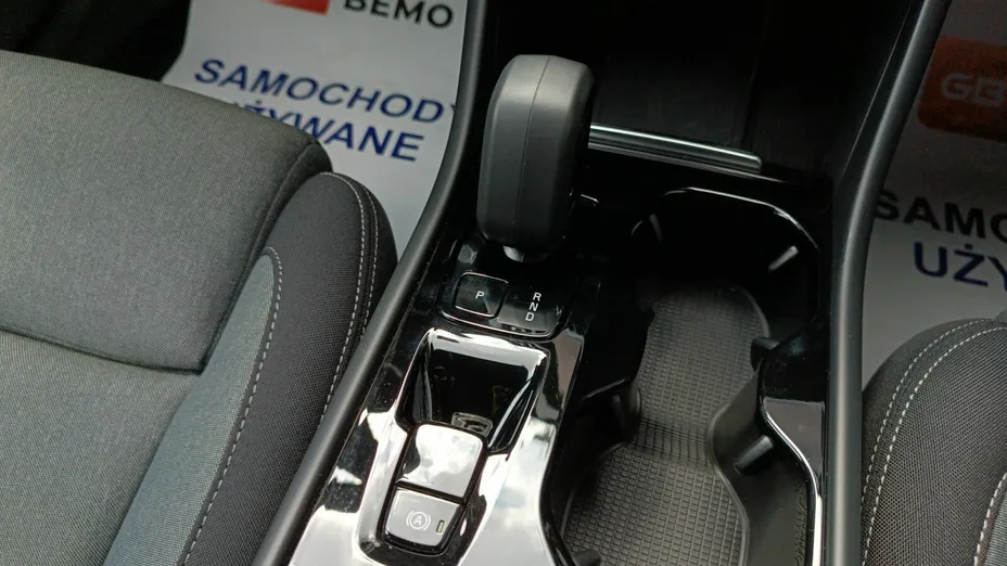 VOLVO XC40 XC40 B3 Plus Dark aut