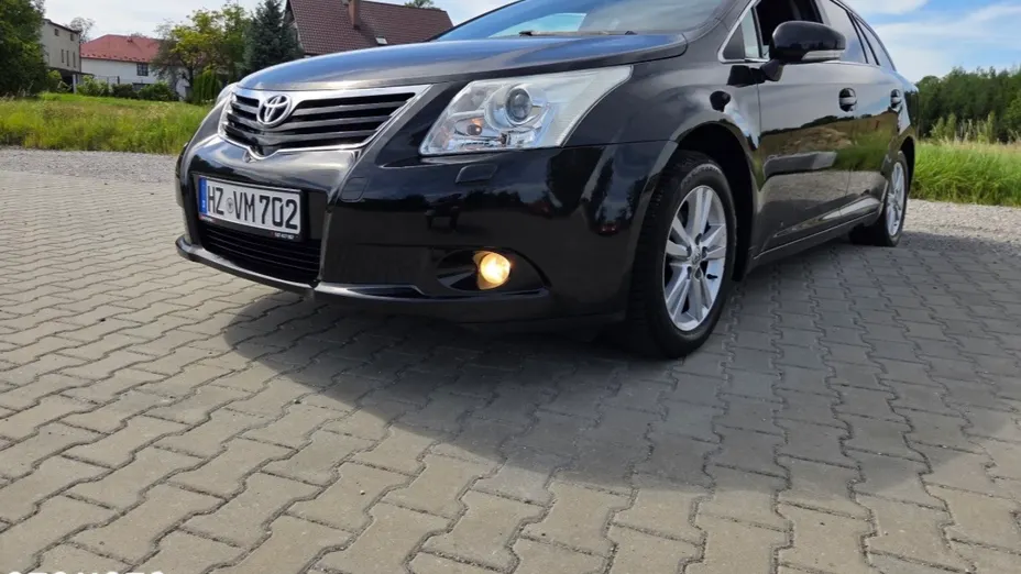 TOYOTA Avensis -