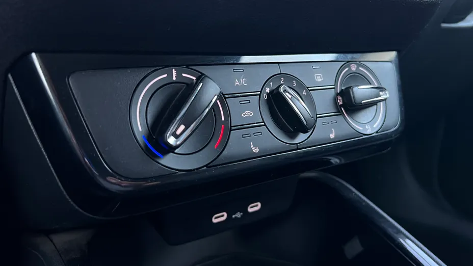 SKODA Fabia Fabia 1.0 TSI Selection DSG