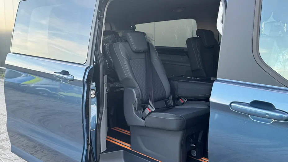 FORD Tourneo Custom Tourneo Custom 2.0 EcoBlue 320 L2 Titanium aut Nowy