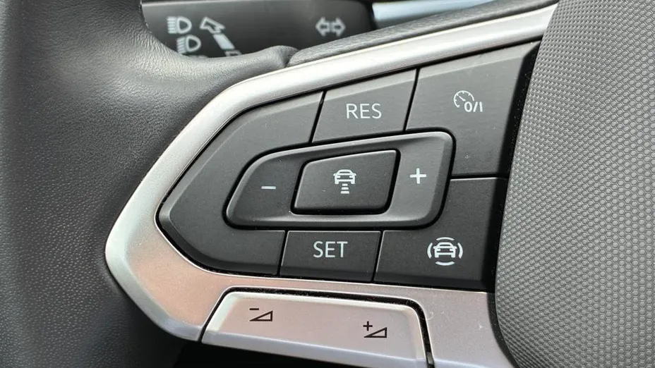 VOLKSWAGEN T-ROC T-ROC 1.5 TSI Life