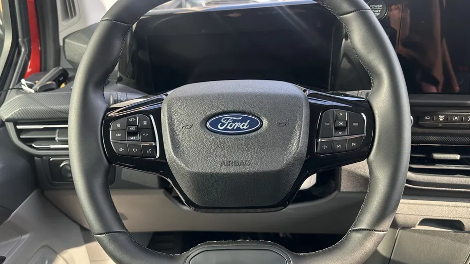 FORD Transit Custom Transit Custom 2.0 EcoBlue 320 L1H1 AWD Limited (bryg.) Aut. Nowy