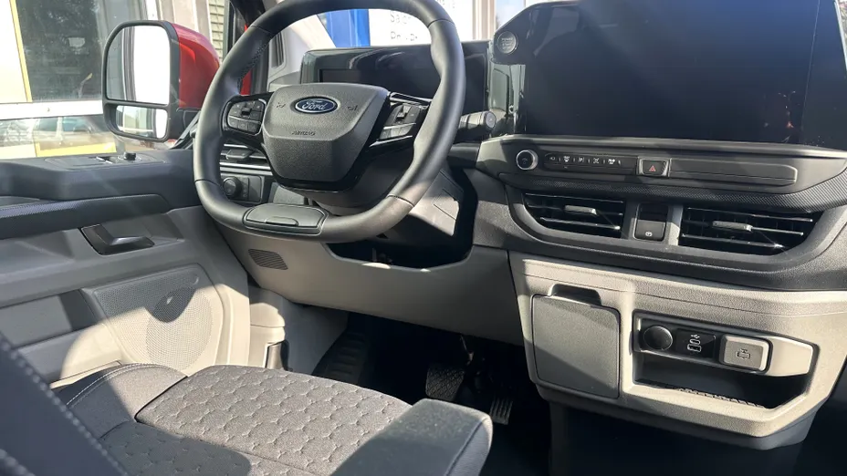 FORD Transit Custom Transit Custom 2.0 EcoBlue 320 L1H1 AWD Limited (bryg.) Aut. Nowy