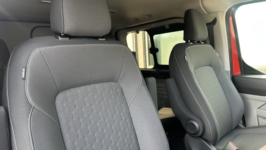 FORD Transit Custom Transit Custom 2.0 EcoBlue 320 L1H1 AWD Limited (bryg.) Aut. Nowy