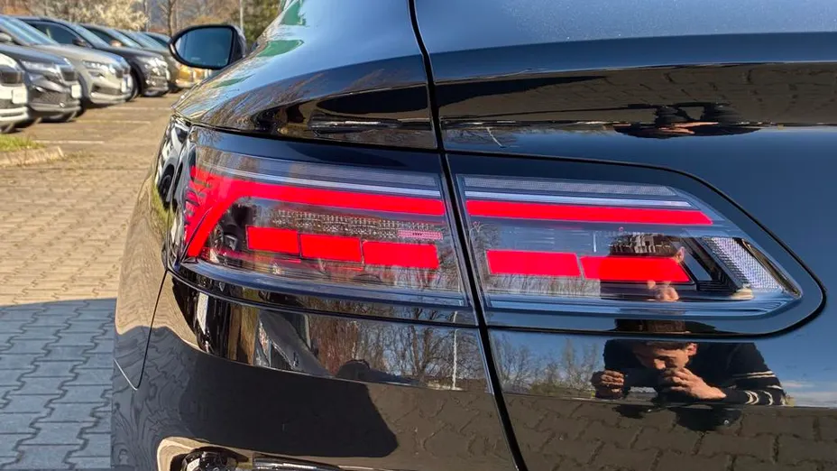 VOLKSWAGEN Arteon Arteon 2.0 TSI R-Line DSG