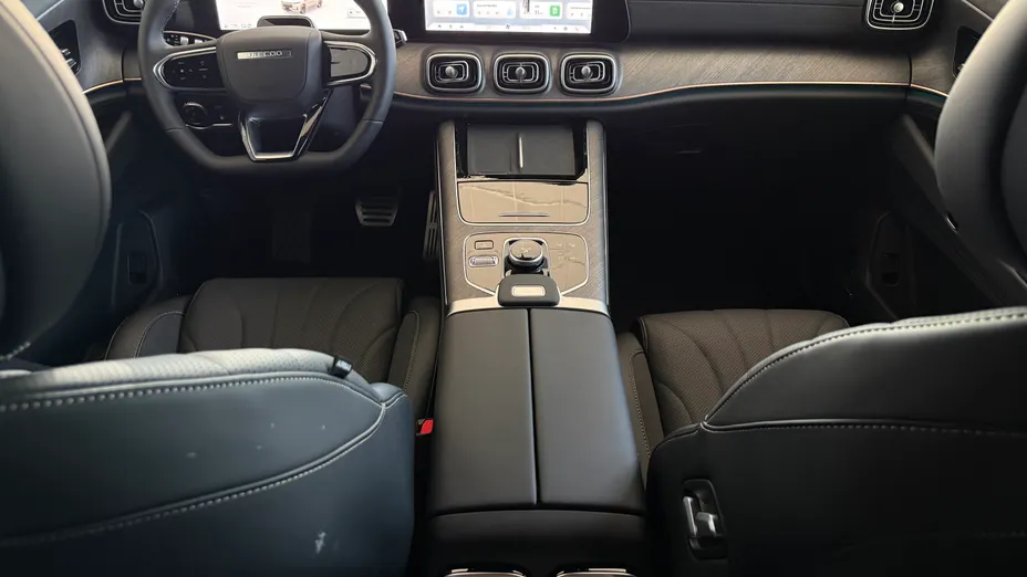 JAECOO J8 J8 1.5 T-GDI Super Hybrid Premium DHT 7os. Nowy