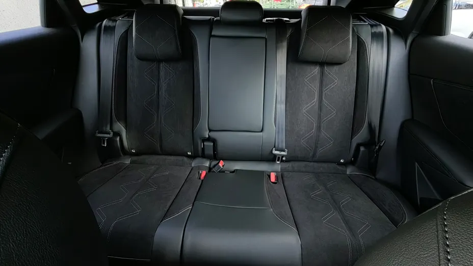 DS DS7 DS 7 1.6 E-Tense 4x4 Edition France aut Nowy