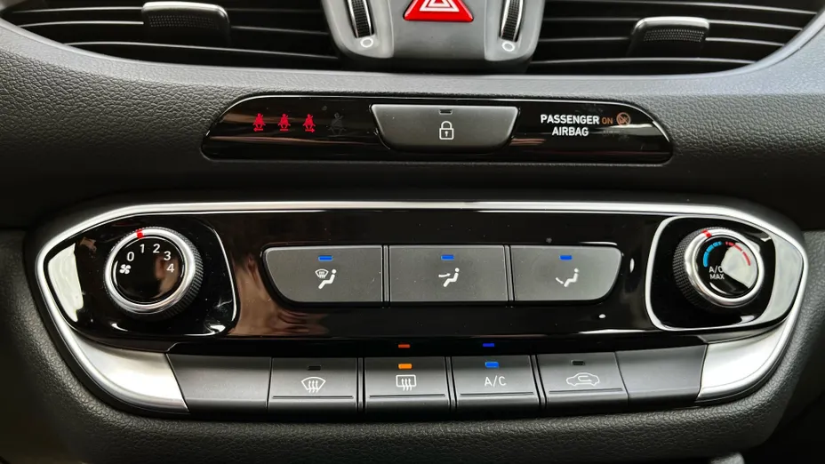 HYUNDAI i30 i30 1.0 T-GDI Modern