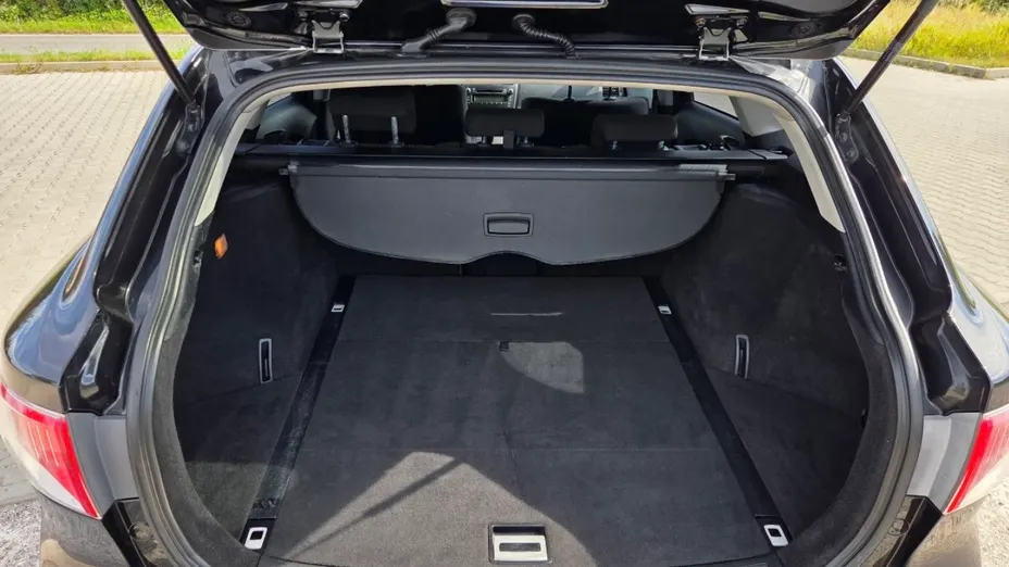 TOYOTA Avensis -