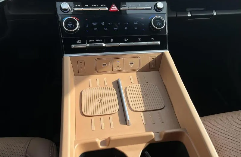 HYUNDAI Santa Fe Santa Fe 1.6 T-GDI PHEV Platinum 4WD aut 7os.