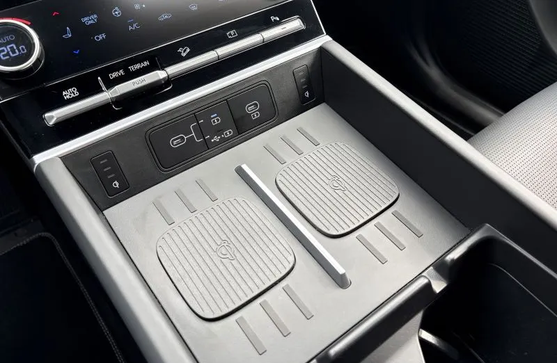 HYUNDAI Santa Fe Santa Fe 1.6 T-GDI HEV Platinum 4WD aut